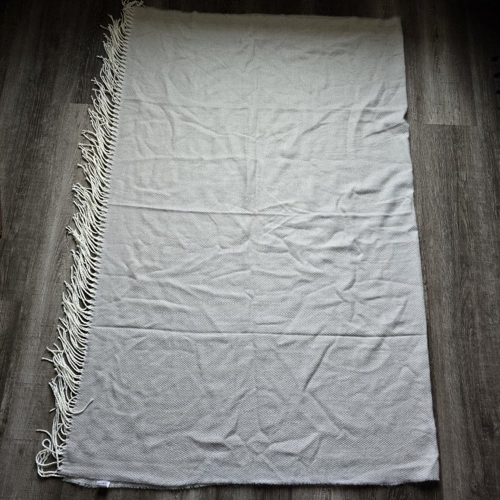 Throw Blanket Picnic Wine Vineyard Gray White Chevron Fringe Soft Acrylic 55x72 - Picture 7 of 9